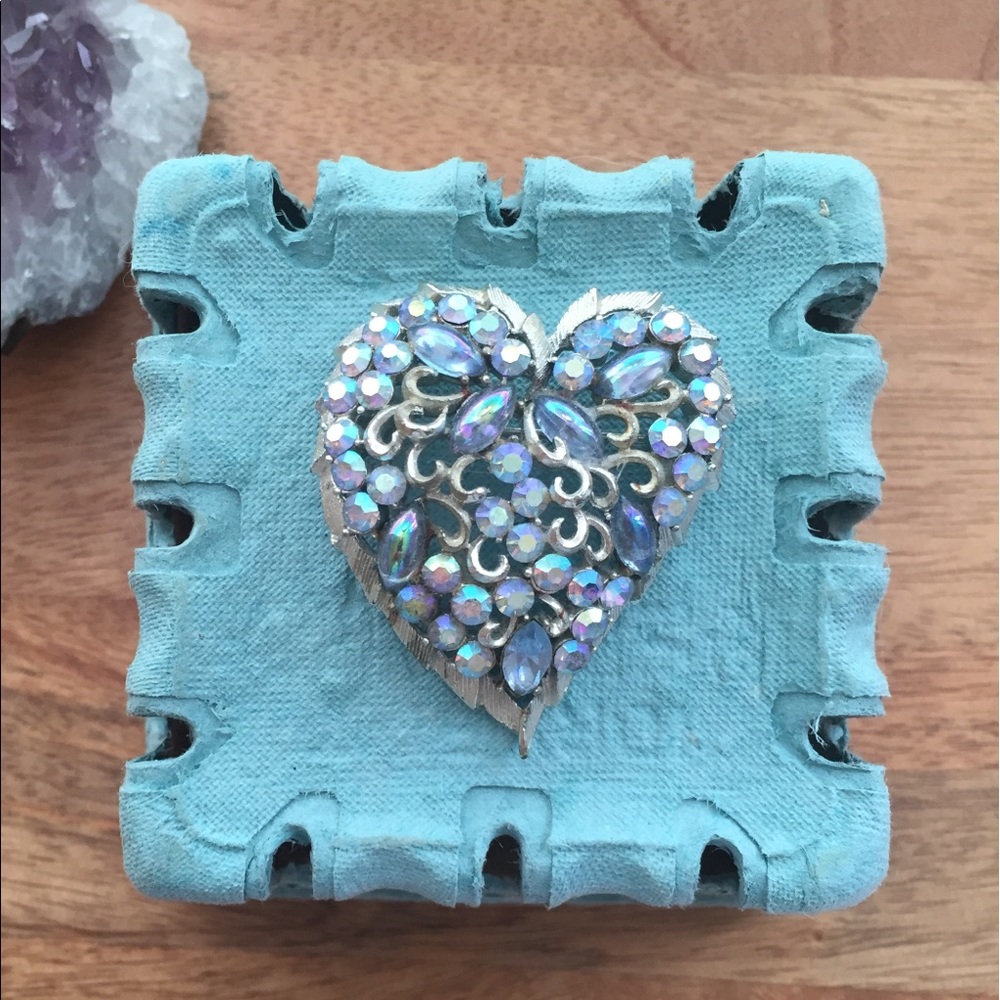 Jeweled jem heart brooch pin vintage